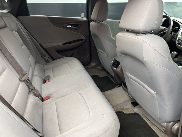 Used 2017 Chevrolet Malibu LT image 11