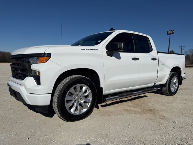 Used 2024 Chevrolet Silverado 1500 Custom image 1