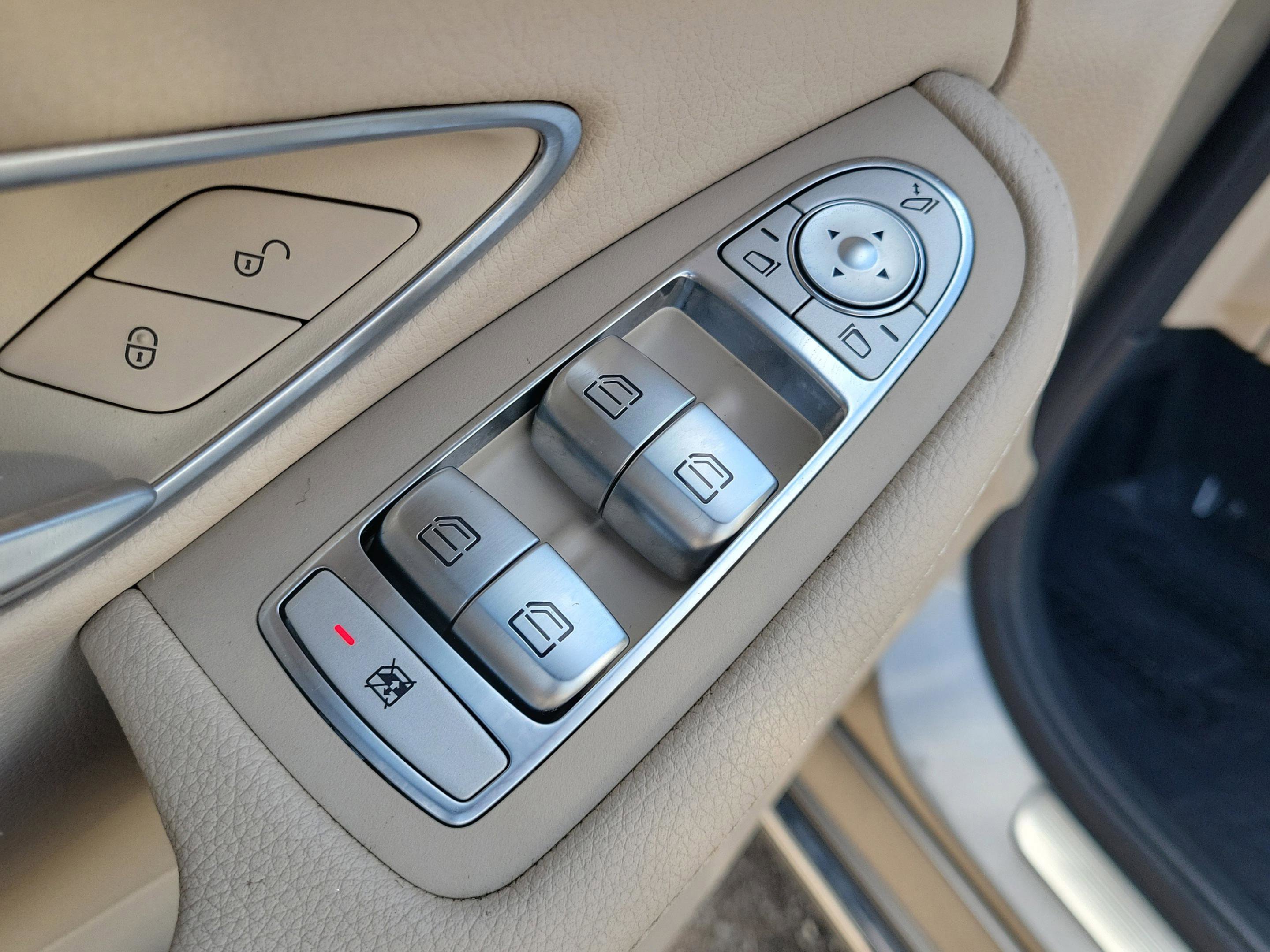 Used 2020 Mercedes-Benz C 300 4MATIC Sedan image 20