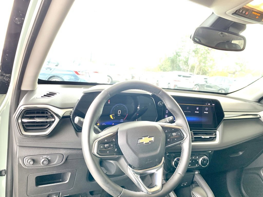 Used 2025 Chevrolet TrailBlazer LT w/ Convenience Package image 11