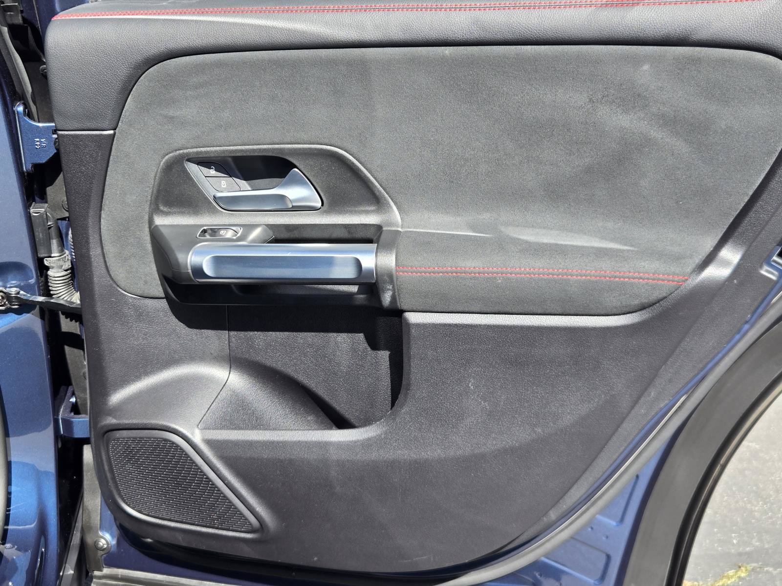 Used 2021 Mercedes-Benz GLB 250 image 29
