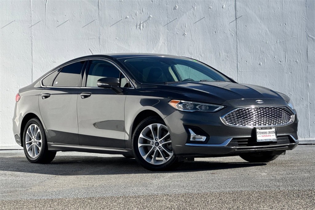 Used 2020 Ford Fusion Energi Titanium image 2