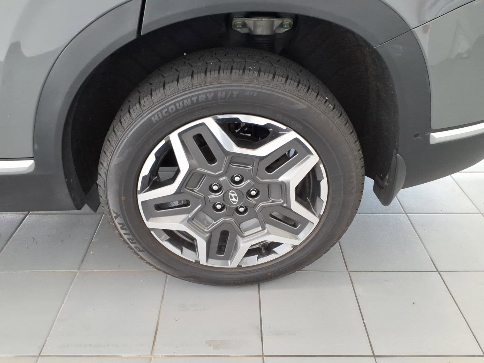 Used 2021 Hyundai Santa Fe Limited AWD/4WD image 16