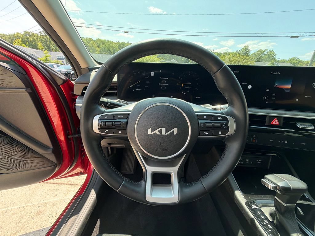 Used 2025 Kia K5 EX FWD image 16