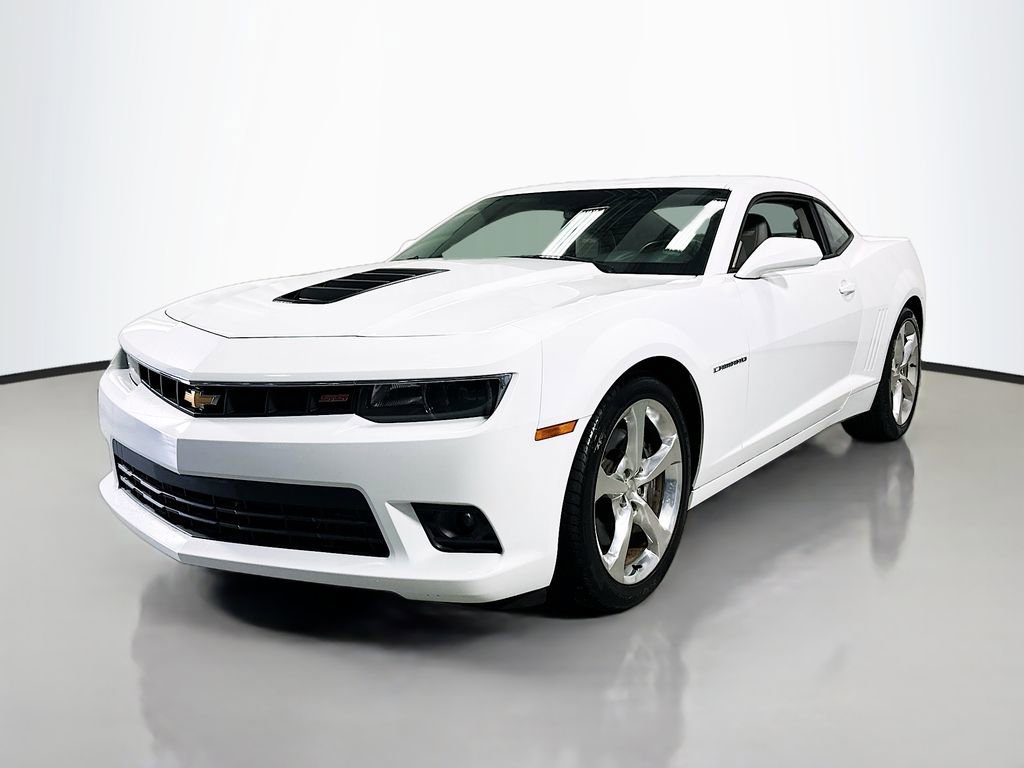 Used 2015 Chevrolet Camaro SS w/ RS Package RWD image 2