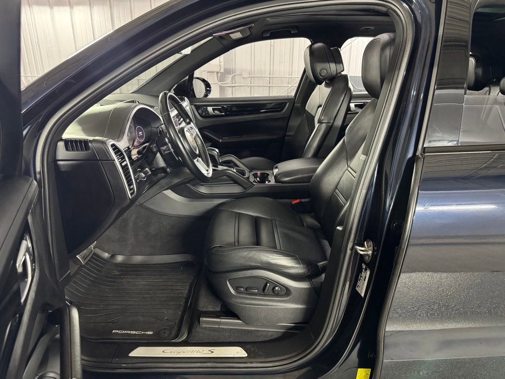 Used 2022 Porsche Cayenne S AWD/4WD image 43