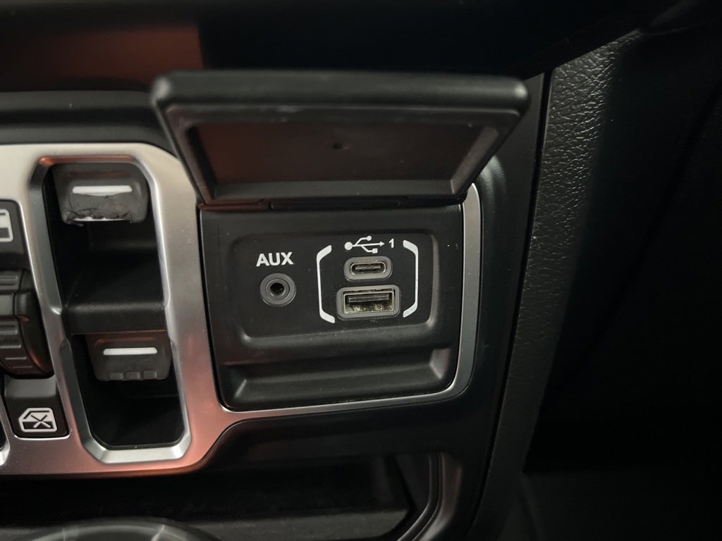 Used 2020 Jeep Wrangler Unlimited Sahara image 43