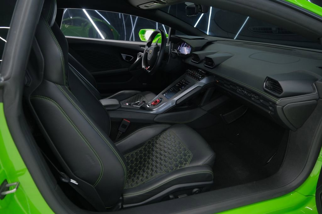 Used 2021 Lamborghini Huracan EVO RWD image 29