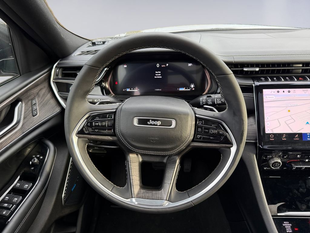 Certified 2024 Jeep Grand Cherokee L Overland w/ Rear Seat Video Group I image 16