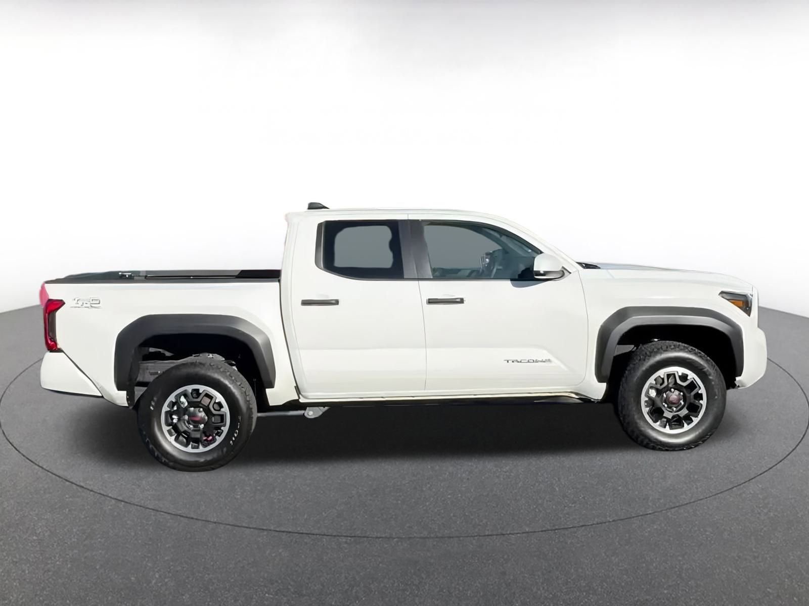 Used 2025 Toyota Tacoma SR image 14