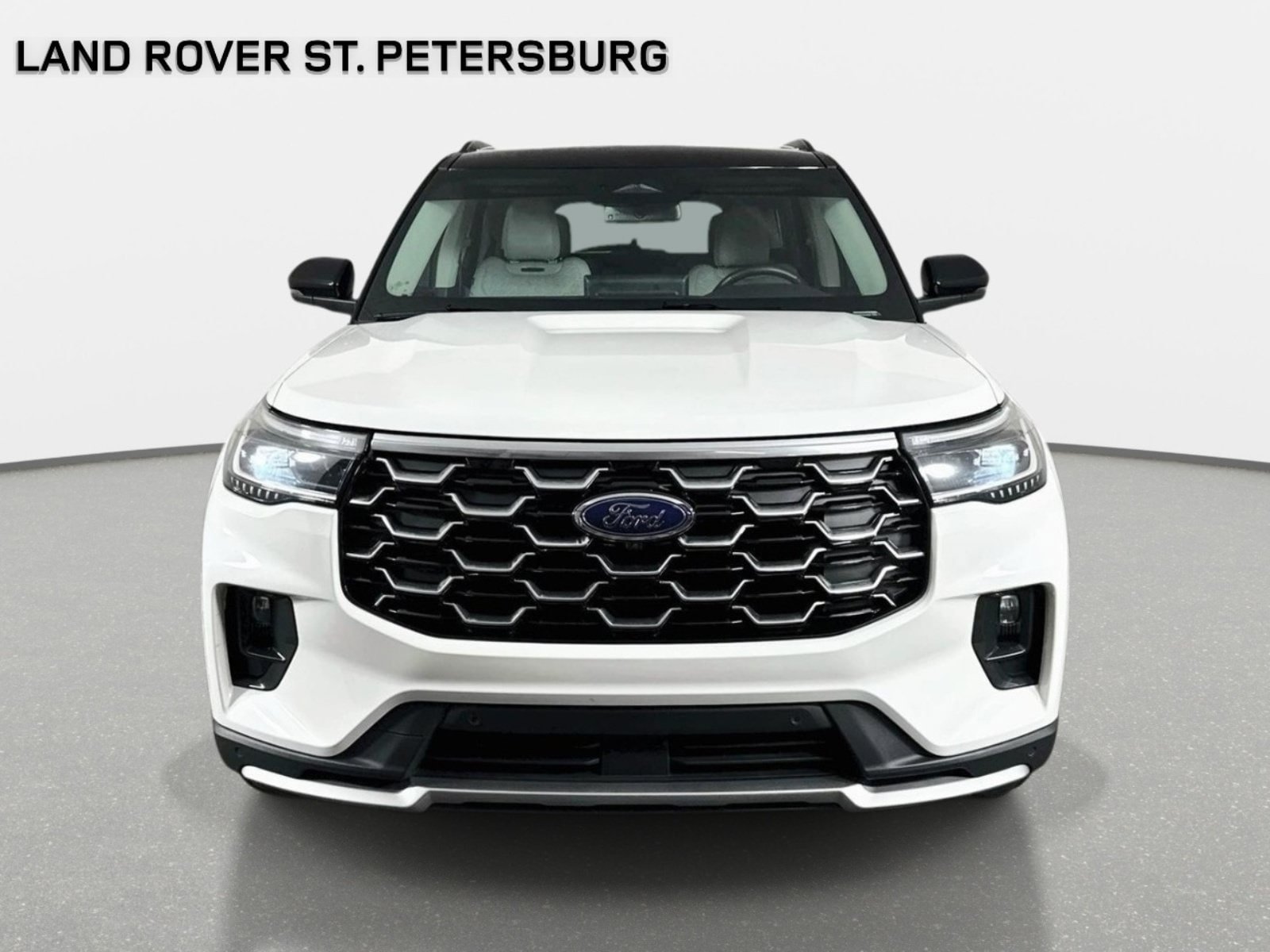 Used 2025 Ford Explorer Platinum w/ Ultimate Package AWD/4WD image 2