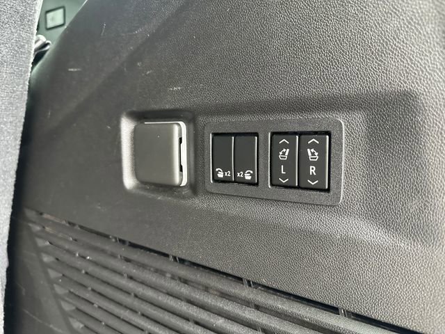 Used 2021 Chevrolet Tahoe High Country image 24