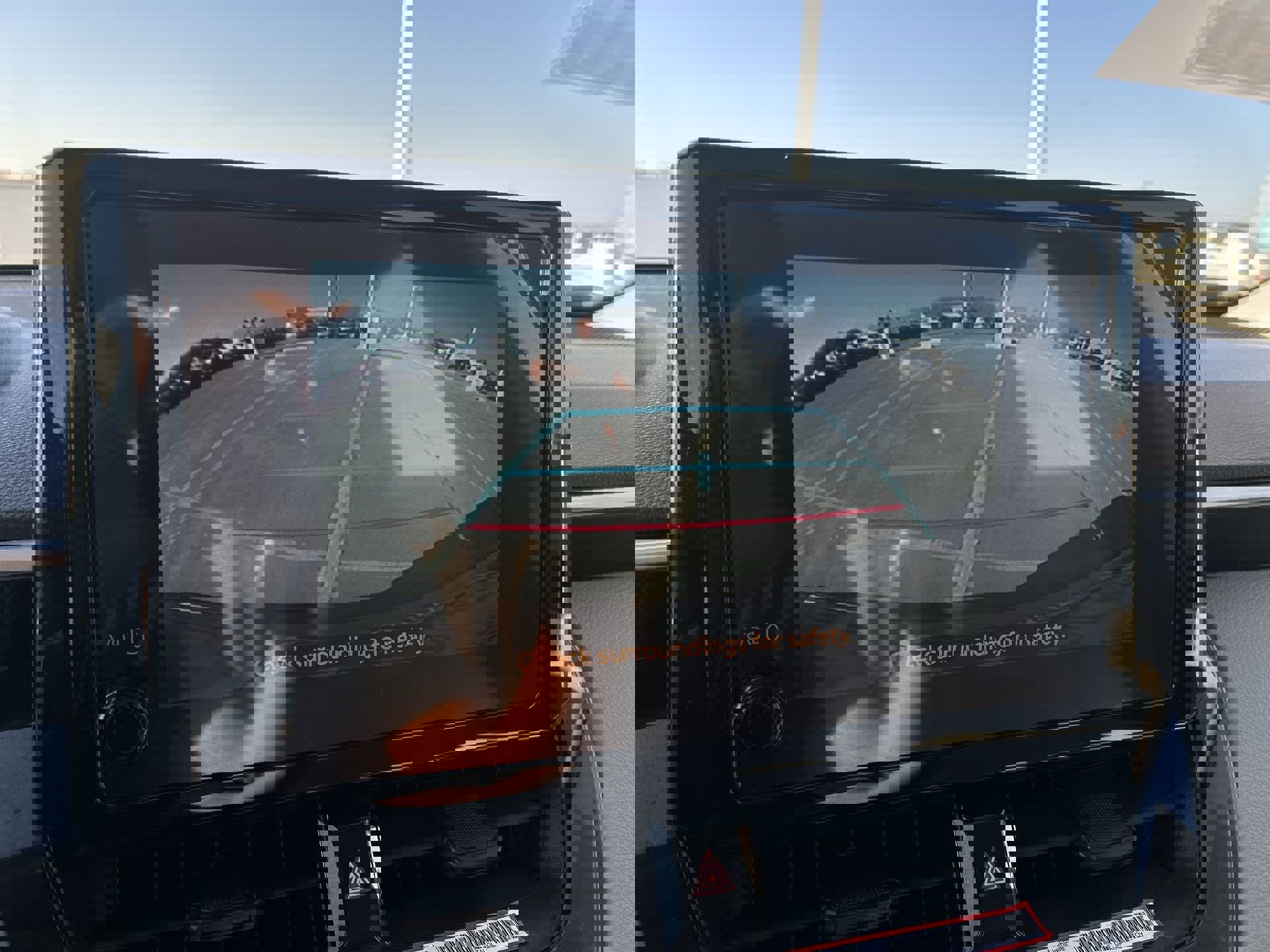 Used 2025 Toyota Corolla Cross L image 23