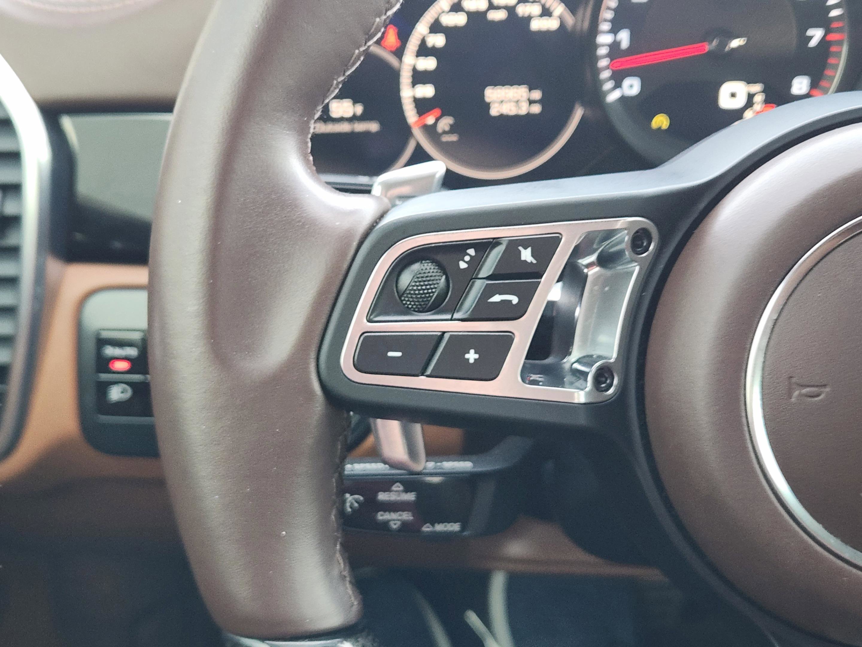 Used 2019 Porsche Cayenne Turbo image 27