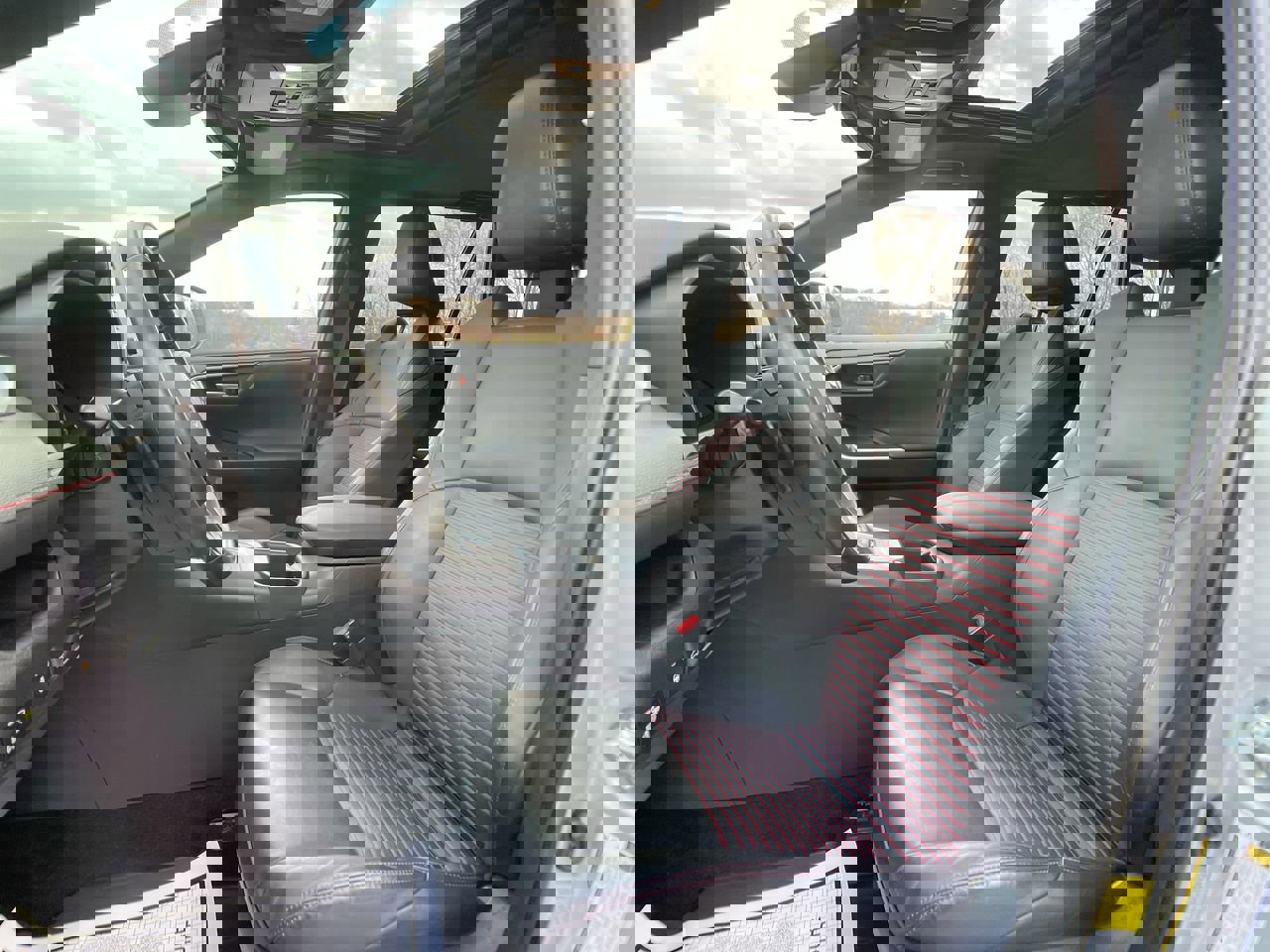 Used 2022 Toyota RAV4 XSE w/ Weather Package image 12