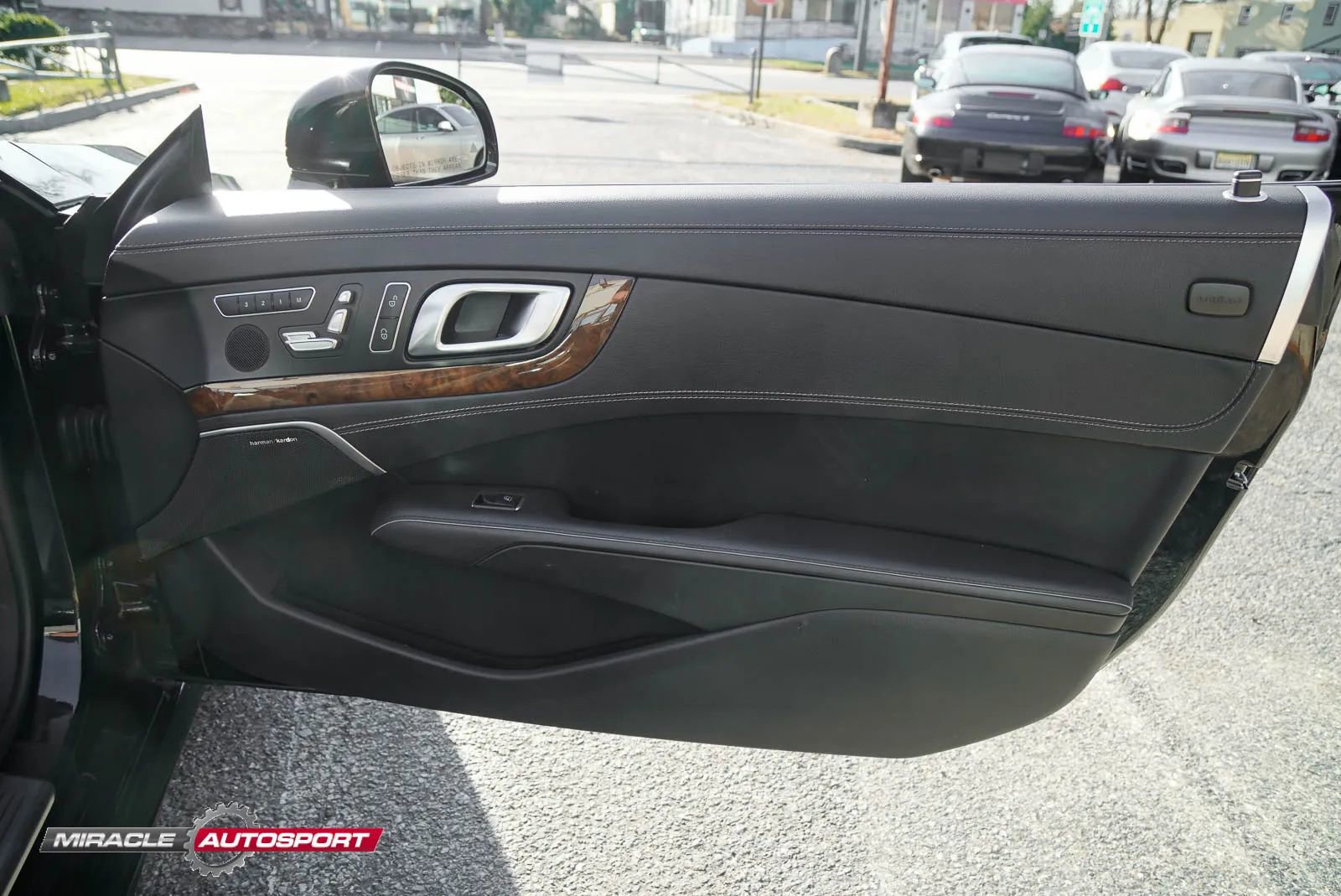 Used 2013 Mercedes-Benz SL 550 w/ Premium Pkg image 23