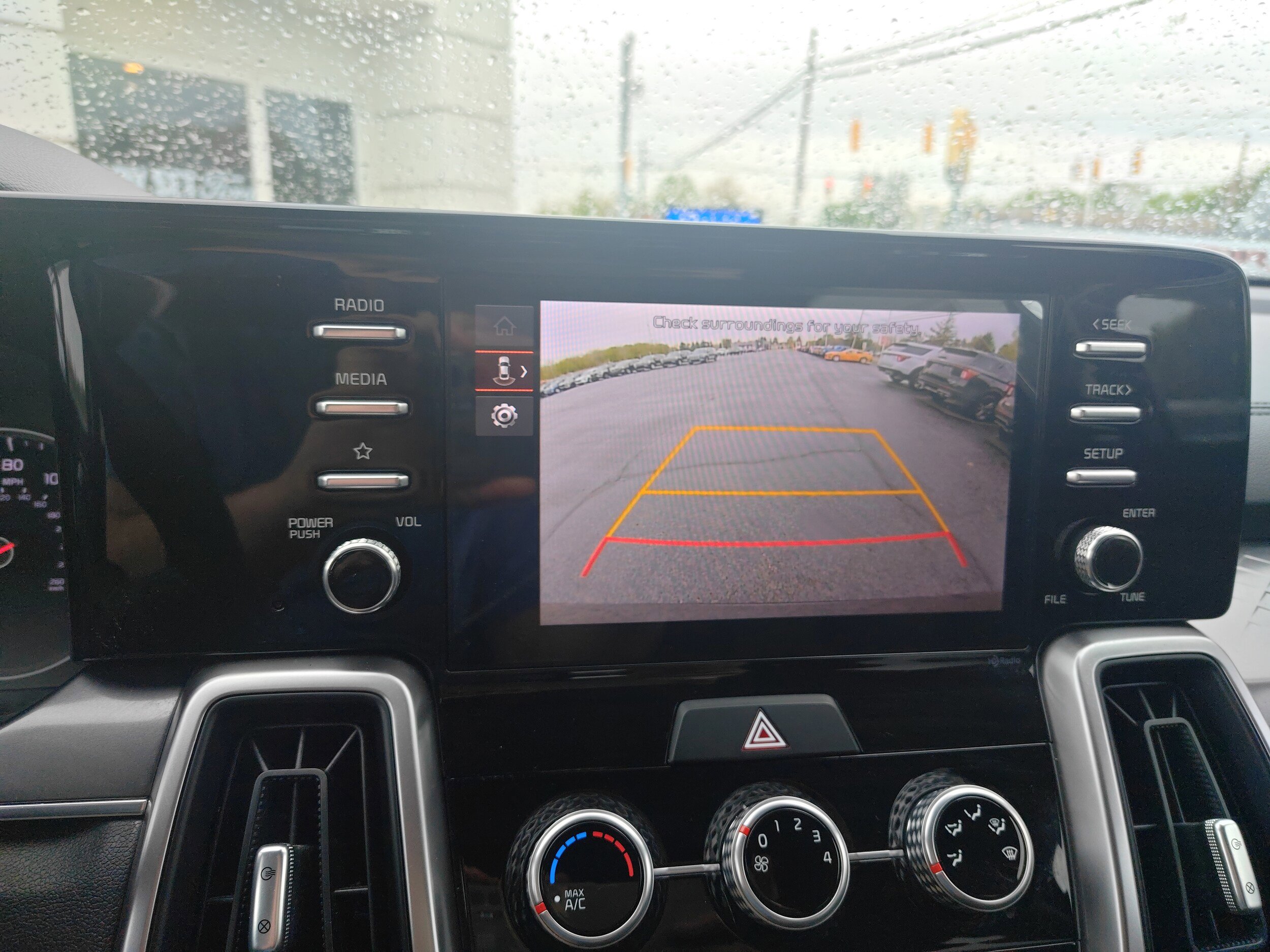 Used 2023 Kia Sorento LX FWD image 21