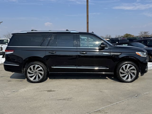 Used 2022 Lincoln Navigator L Reserve image 7