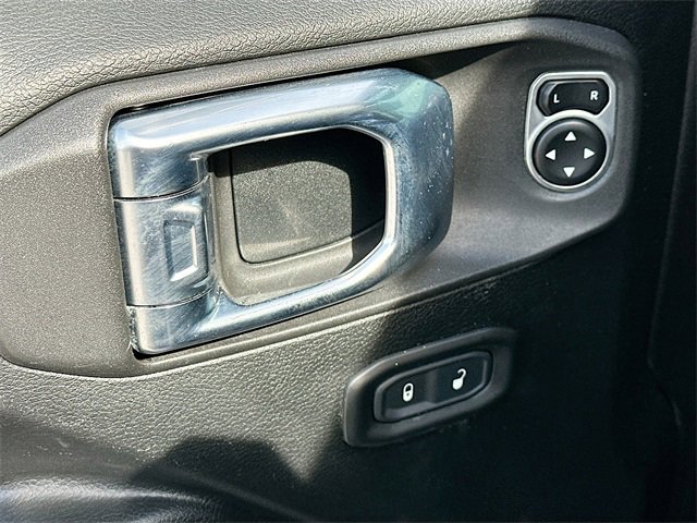 Used 2020 Jeep Gladiator Rubicon image 18