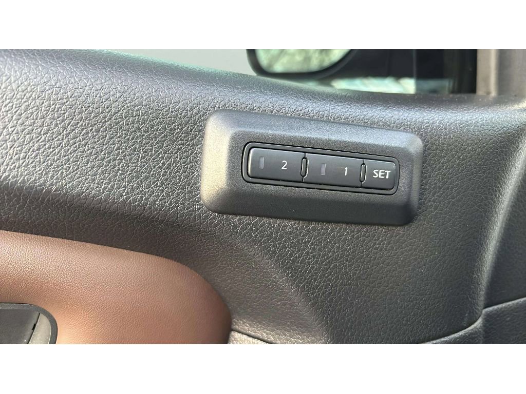 Used 2021 Nissan Titan Platinum Reserve w/ Moonroof Package image 20