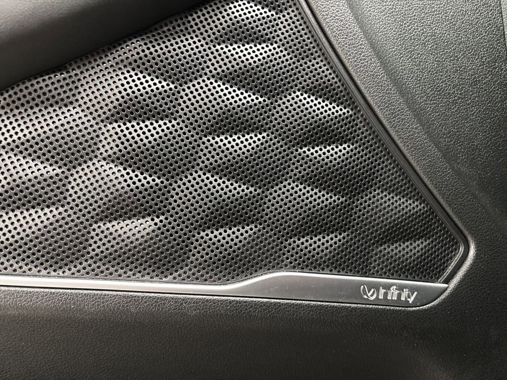 Used 2020 Hyundai Santa Fe SEL w/ Convenience + Premium Package image 13