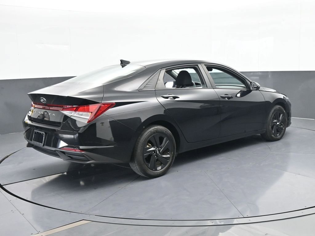 Used 2023 Hyundai Elantra SEL image 6
