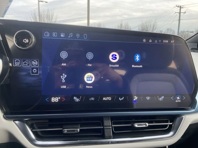 New 2026 Chevrolet Equinox EV LT AWD/4WD image 16