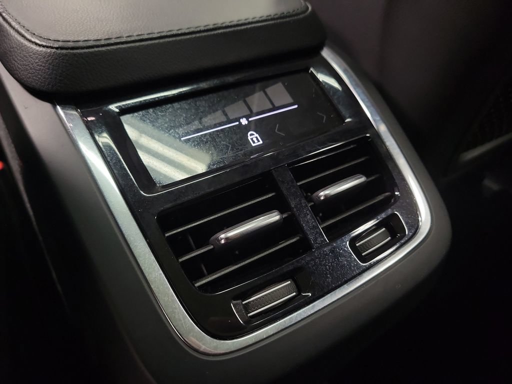Used 2022 Volvo XC90 T5 Momentum AWD/4WD image 31