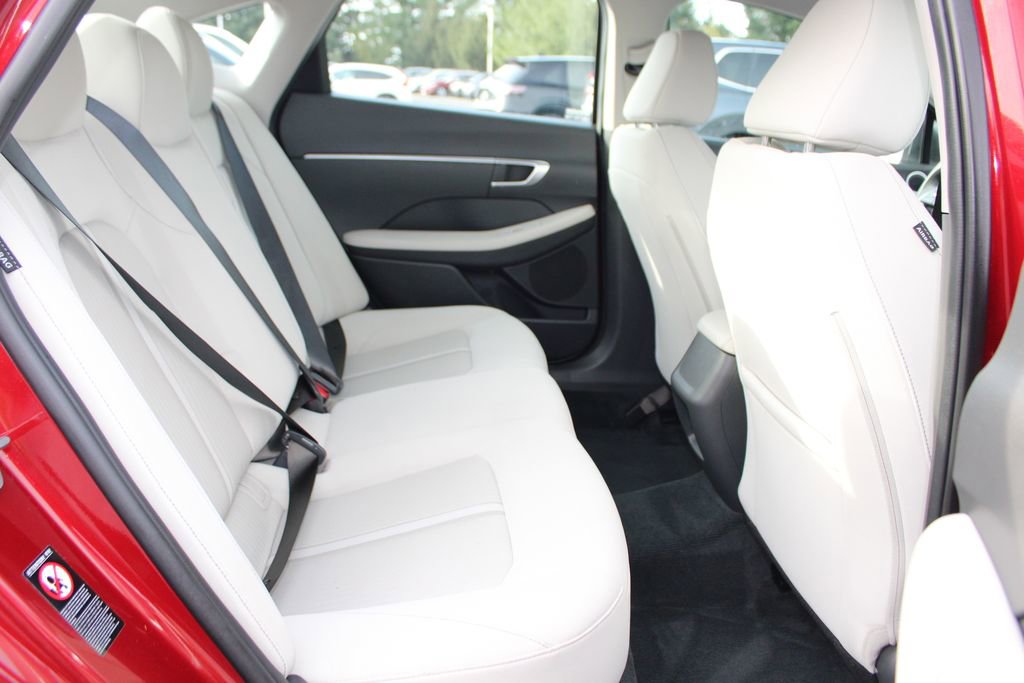 Used 2023 Hyundai Sonata SE w/ Cargo Package FWD image 12