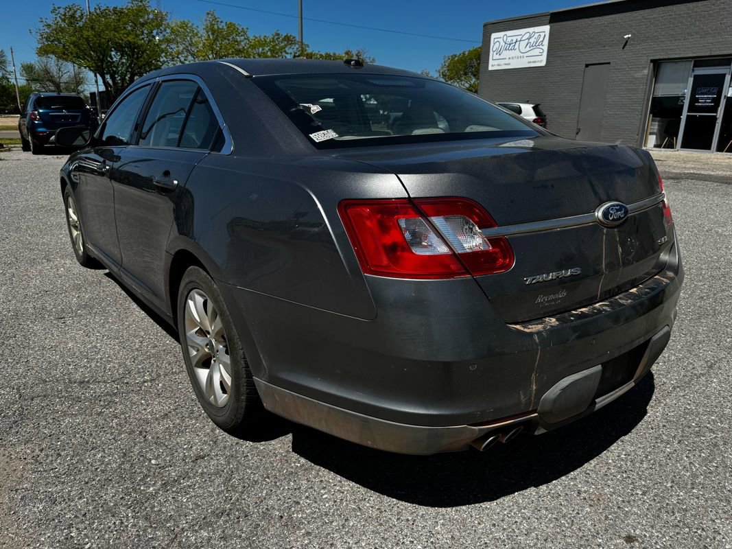 Used 2011 Ford Taurus SEL w/ 201A Rapid Spec Order Code FWD image 2