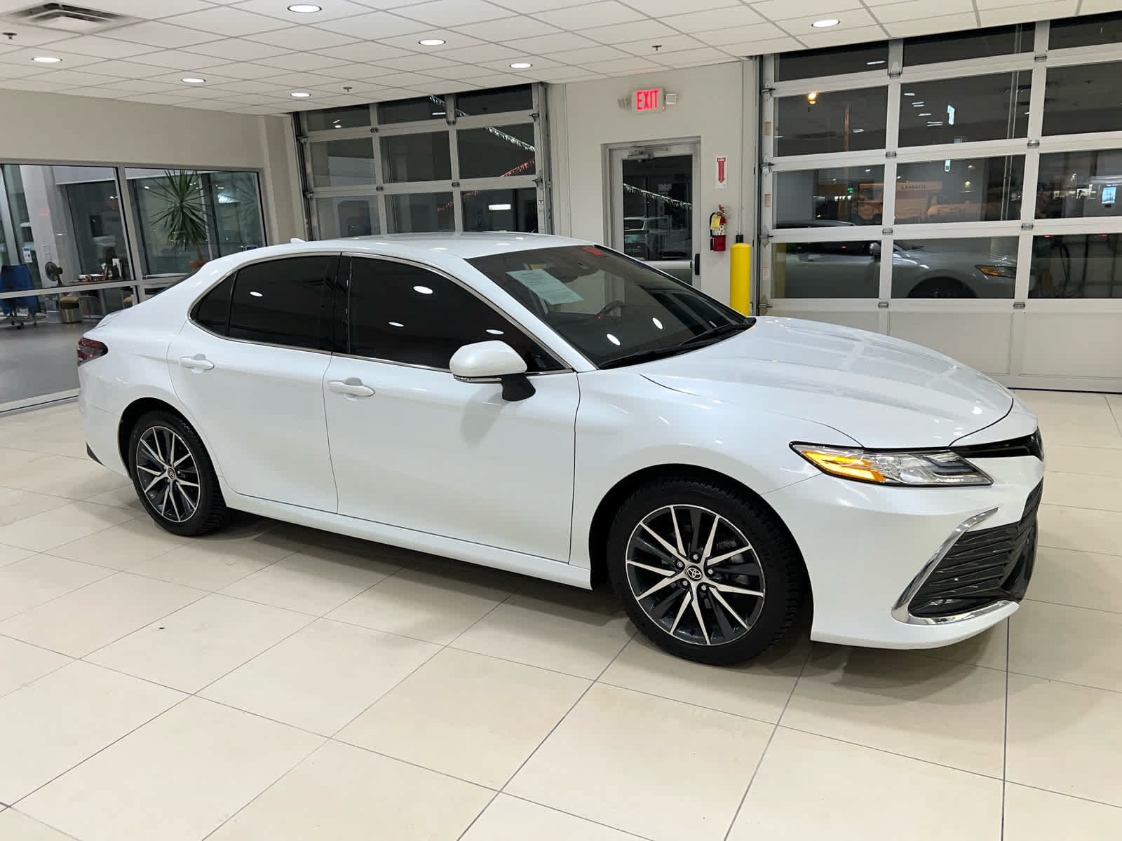 Used 2023 Toyota Camry XLE w/ Protection Package (Q2) (TMS) FWD image 1