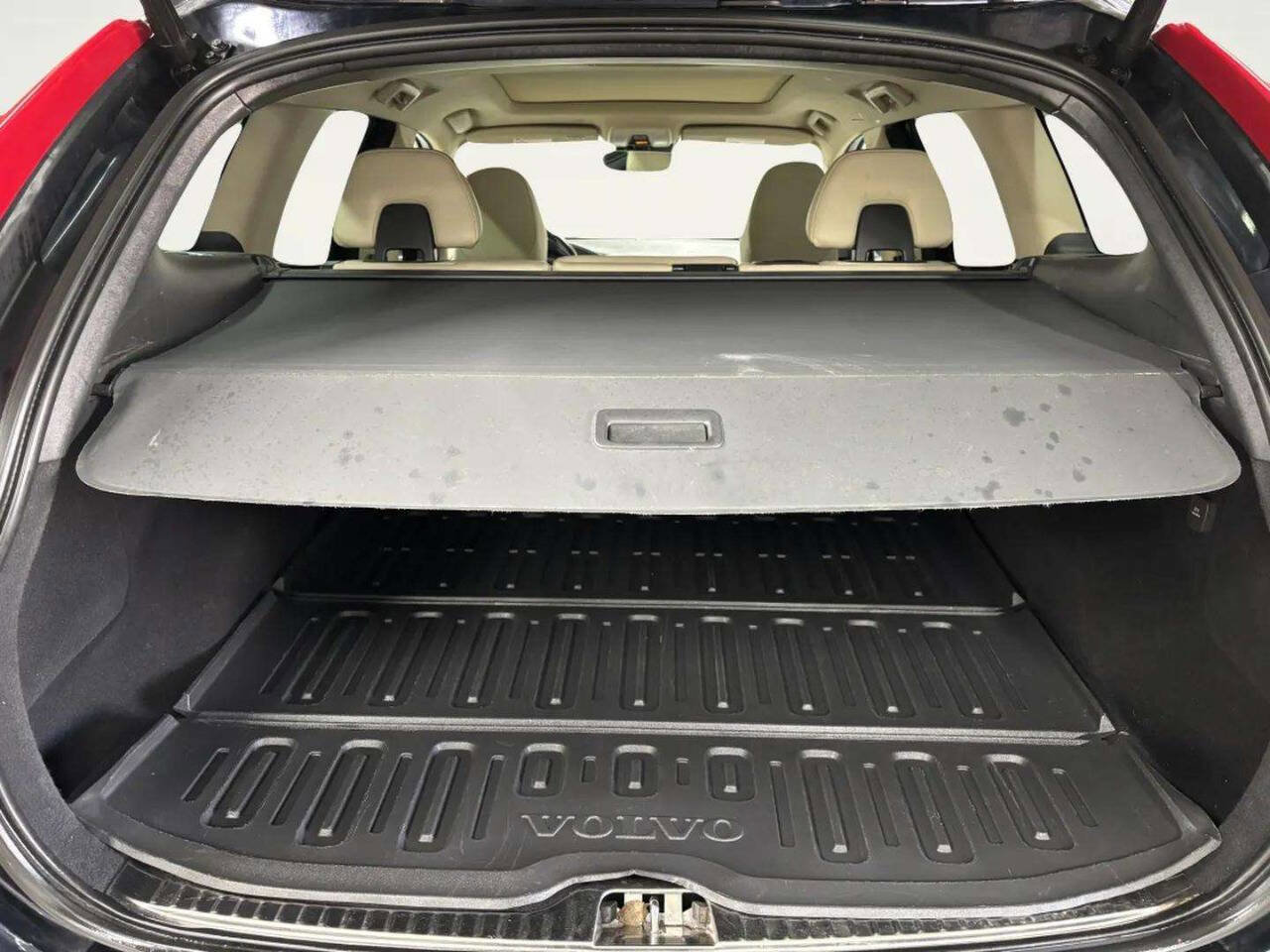 Used 2016 Volvo XC60 T6 w/ Proximity Package AWD/4WD image 17