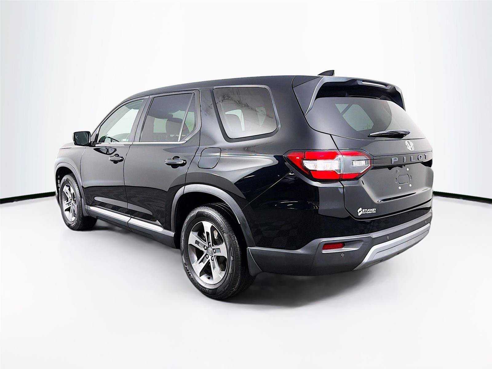 Used 2023 Honda Pilot EX-L image 9