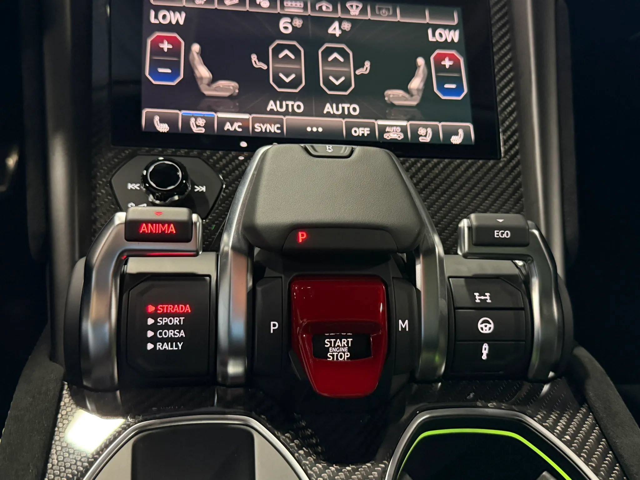 Used 2024 Lamborghini Urus Performante AWD/4WD image 53