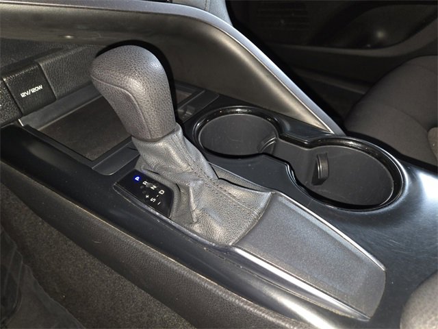 Used 2020 Toyota Camry LE image 30