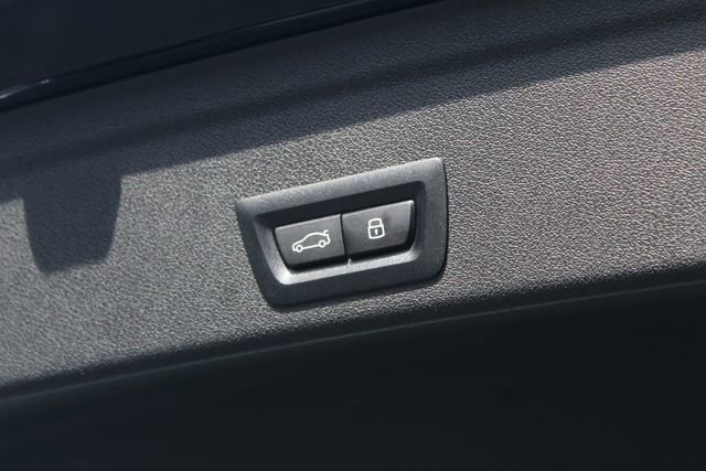 New 2026 BMW X6 xDrive40i w/ Executive Package image 8