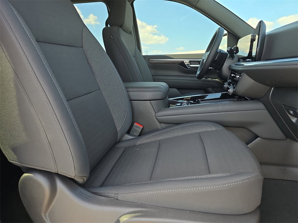New 2026 Chevrolet Suburban LS image 10