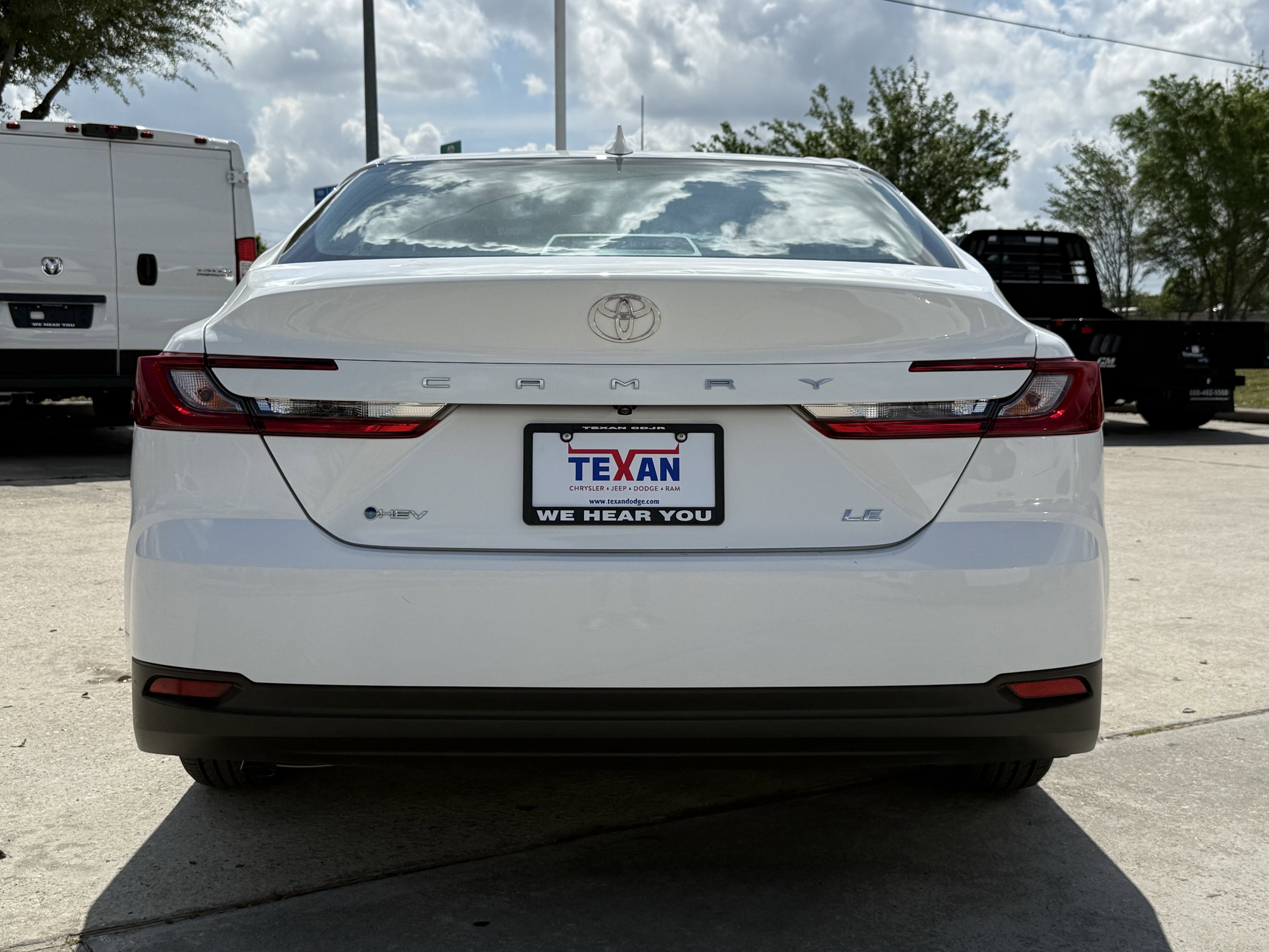 Used 2025 Toyota Camry LE image 6