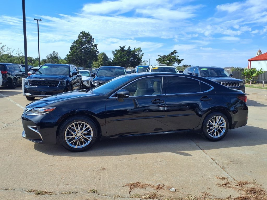 Used 2016 Lexus ES 350 w/ Luxury Package w/Wood Trim FWD image 18