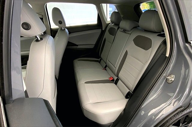 Certified 2023 Volkswagen Taos SE w/ Panoramic Sunroof Package image 26