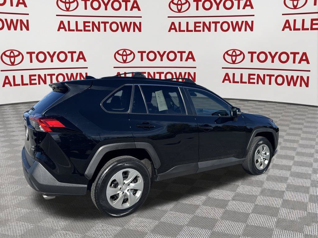 Used 2021 Toyota RAV4 LE AWD/4WD image 7