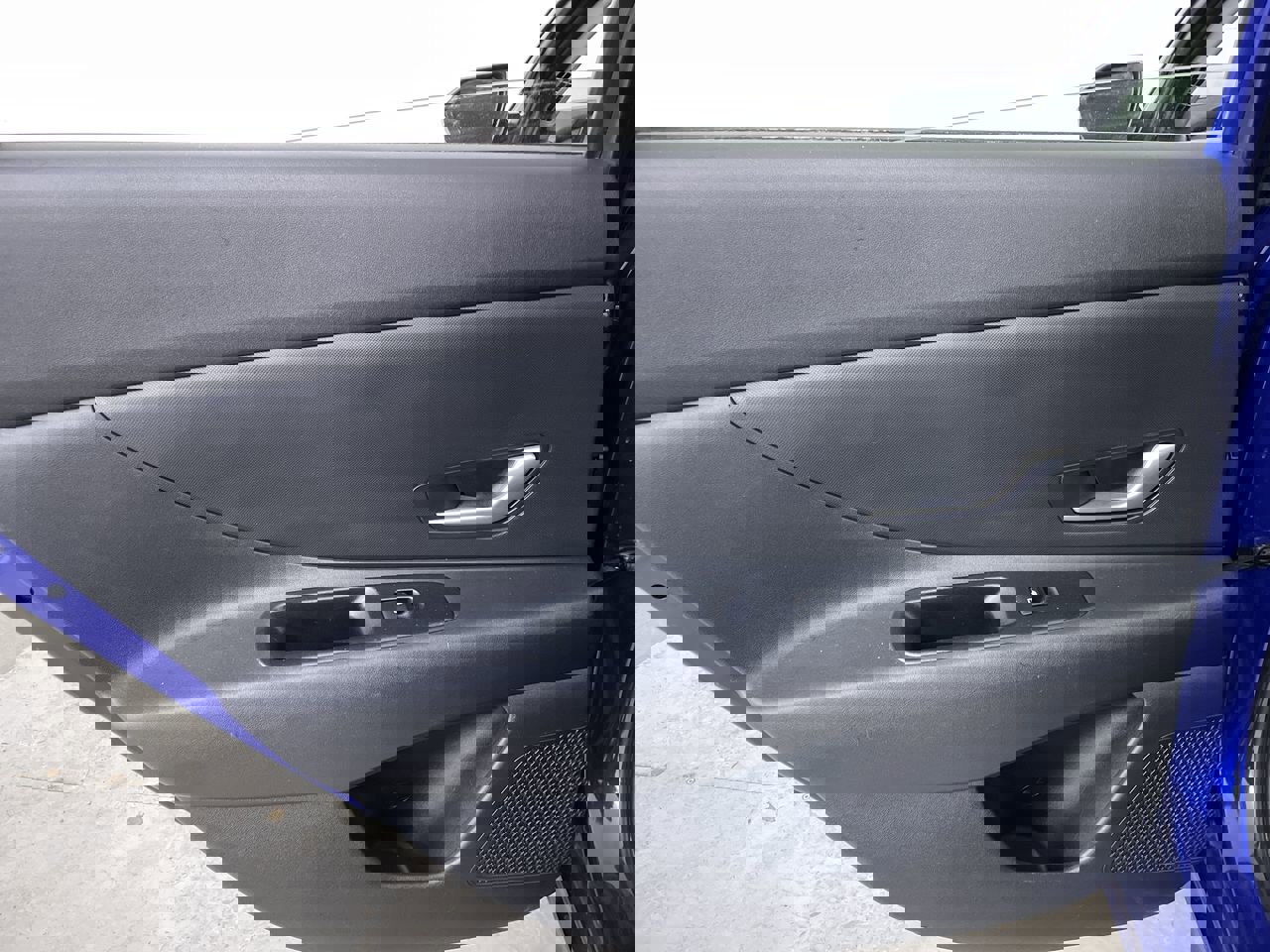 Used 2021 Hyundai Elantra SE image 18