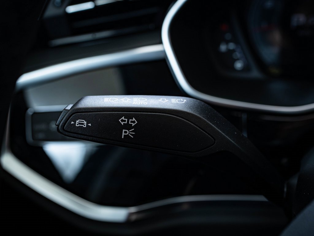 Certified 2025 Audi Q3 2.0T Premium Plus w/ Premium Plus Package image 28