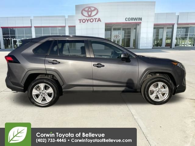 Used 2021 Toyota RAV4 XLE w/ Convenience Package image 6