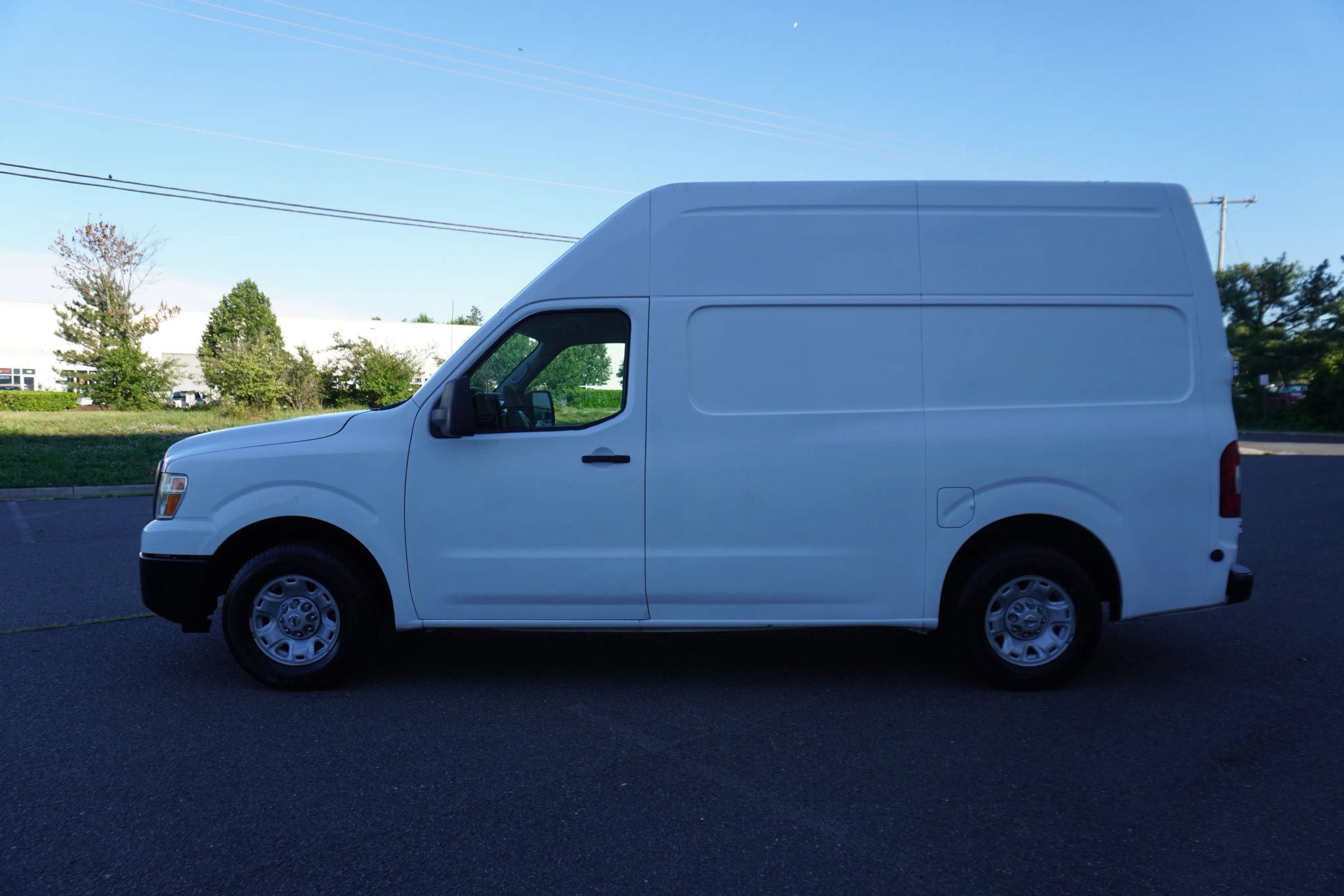 Used 2016 Nissan NV 2500 SV RWD image 4