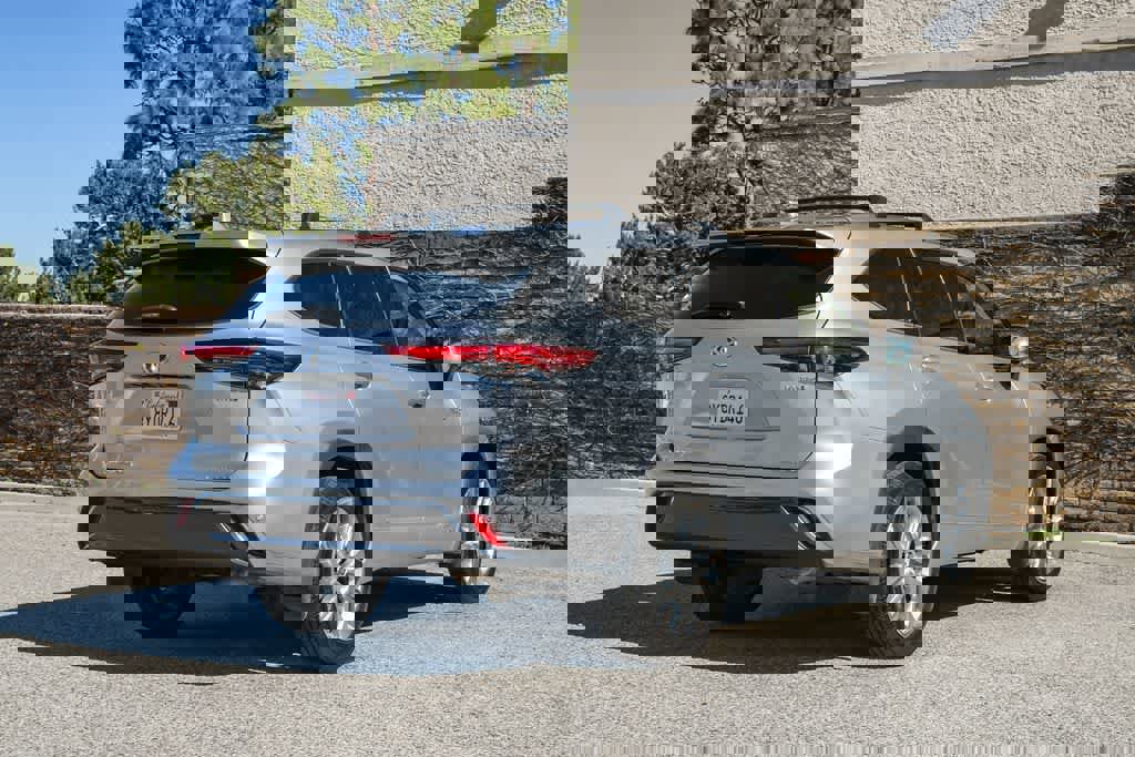 Used 2021 Toyota Highlander Limited image 7