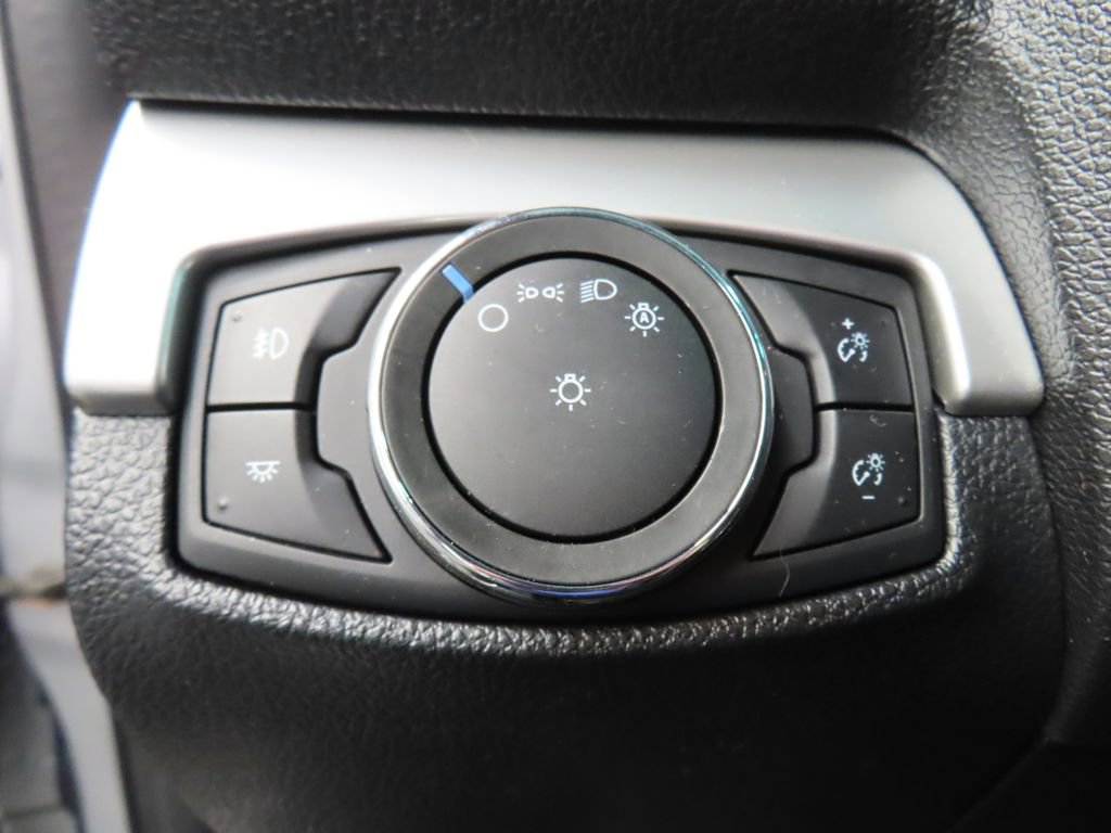 Used 2016 Ford Explorer XLT w/ Equipment Group 202A AWD/4WD image 49