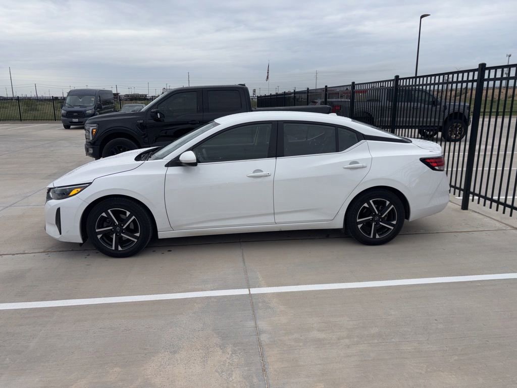 Used 2024 Nissan Sentra SV FWD image 5