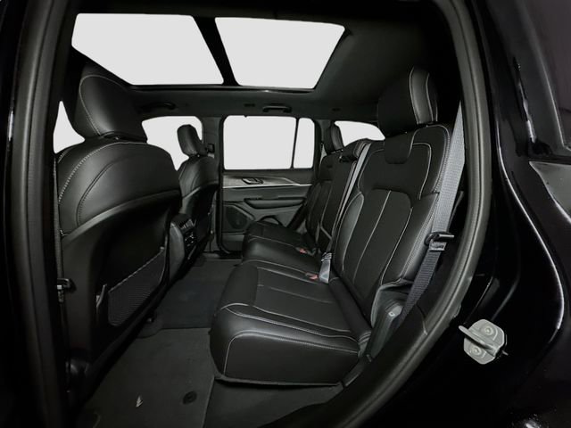 New 2025 Jeep Grand Cherokee Limited w/ Luxury Tech Group II image 15