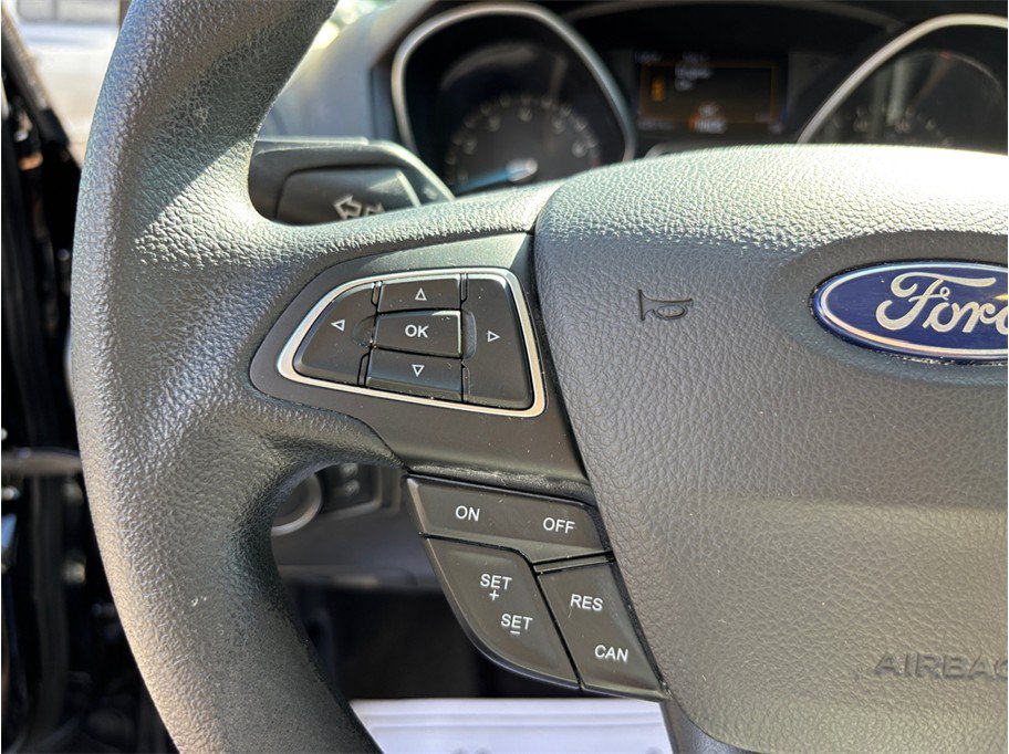 Used 2017 Ford Focus SEL FWD image 20